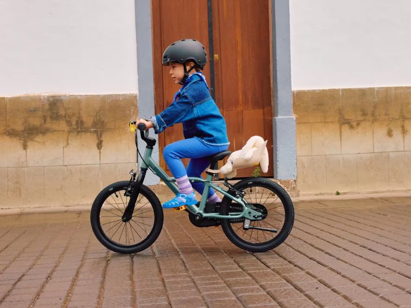 16 Inch Là Bao Nhiêu Cm? Cách Chọn Xe Đạp 16 Inch Phù Hợp 4 Xe đạp 16 inch rất thích hợp cho bé 4-7 tuổi