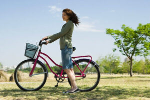 Nên đạp xe hay chạy bộ để giảm cân hiệu quả?
