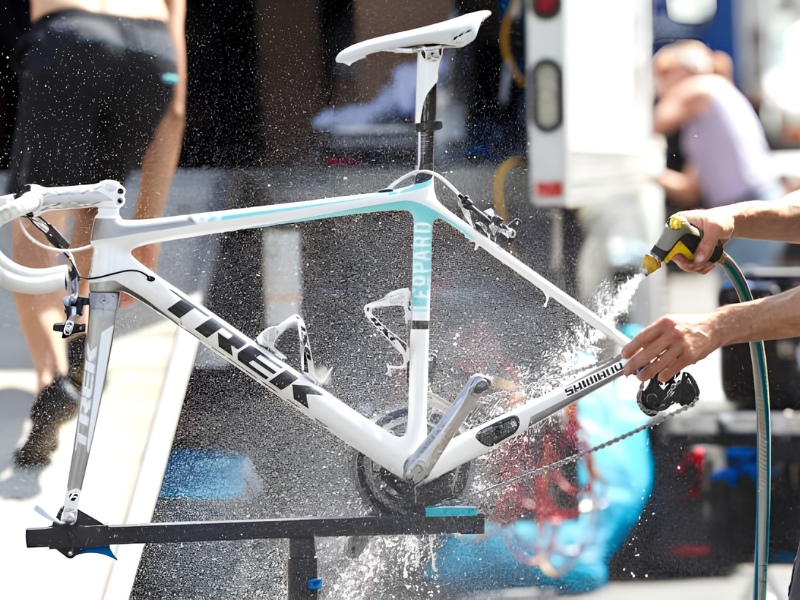 Kỹ Thuật Cơ Bản Khi Vệ Sinh Xe Đạp Thể Thao 3 Những lưu ý khi vệ sinh xe đạp bạn cần biết