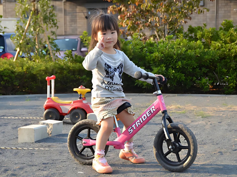 Mua Xe Thăng Bằng Loại Nào Tốt? 2 Xe thăng bằng loại nào tốt cho bé từ 2 đến 5 tuổi