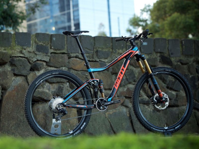 Xe Đạp Leo Núi Giant: Lựa Chọn Tốt Cho Người Yêu Địa Hình 2 Xe đạp leo núi Giant dáng thể thao, mạnh mẽ