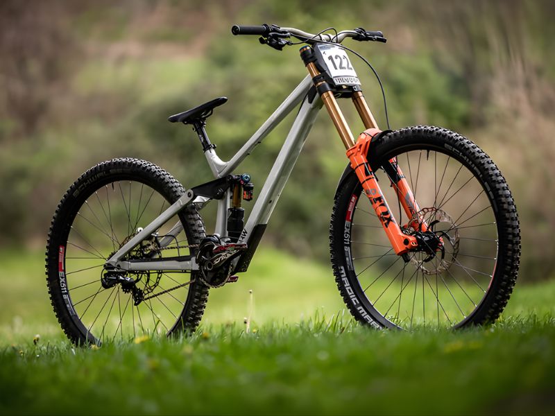 Lợi Ích Xe Đạp Leo Núi: Những Điều Bạn Cần Biết 3 Xe đạp leo núi thiết kế dành cho địa hình khó, phức tạp