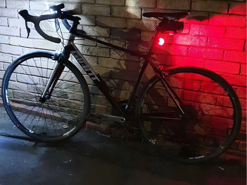 Bộ Đèn Xe Sạc Trước Sau 7 Lắp đèn đúng vị trí và bảo quản cẩn thận giúp kéo dài tuổi thọ sử dụng