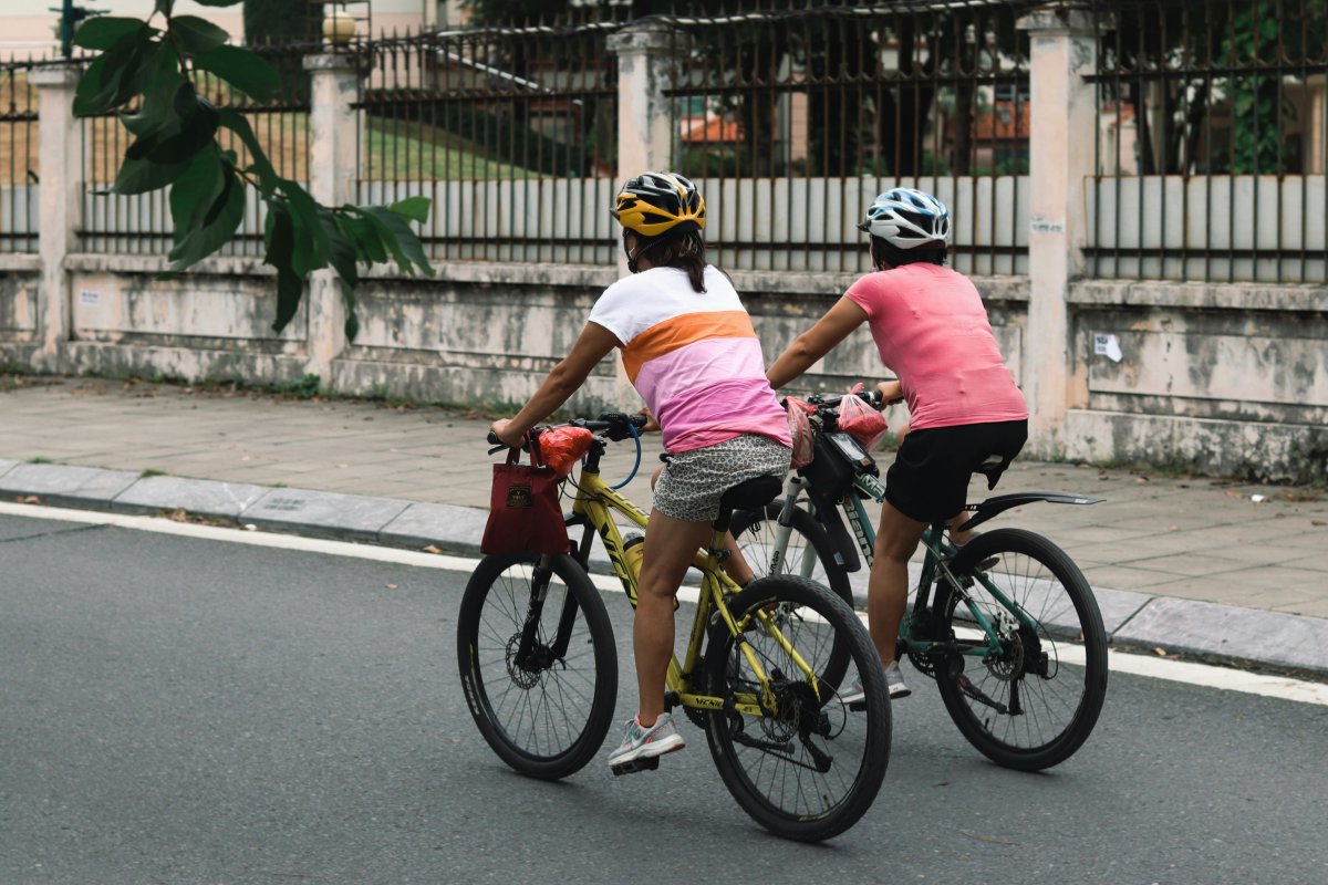 Top 4 Xe Đạp Thể Thao Cho Người Lớn Tuổi Giá Rẻ, Bền Đẹp 2 Đạp xe đạp thể thao cho người lớn tuổi có ích cho sức khỏe