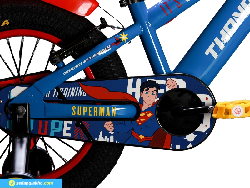 Xe Đạp Trẻ Em Thống Nhất Superman 16 Inch 8 Bộ che sên thiết kế họa tiết siêu anh hùng