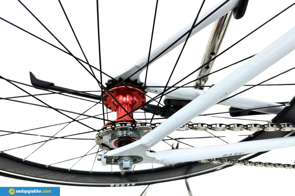 Bộ truyền động của xe đạp fixed gear thường được đơn giản hóa