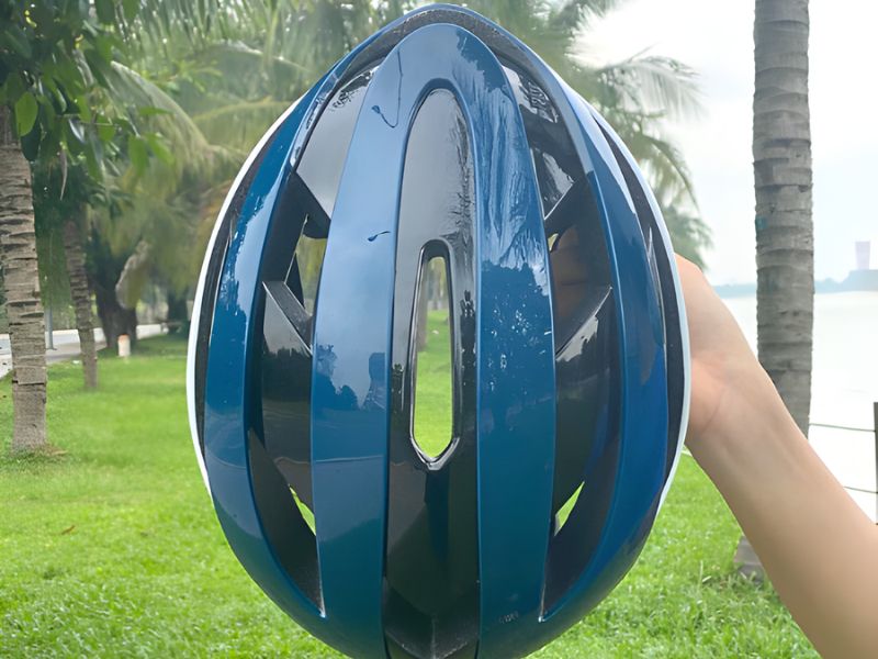 Nón Bảo Hiểm Sunri D05 Cao Cấp 2 Nón bảo hiểm thiết kế có nhiều khe thoáng khí, hạn chế bị nóng, bí hơi