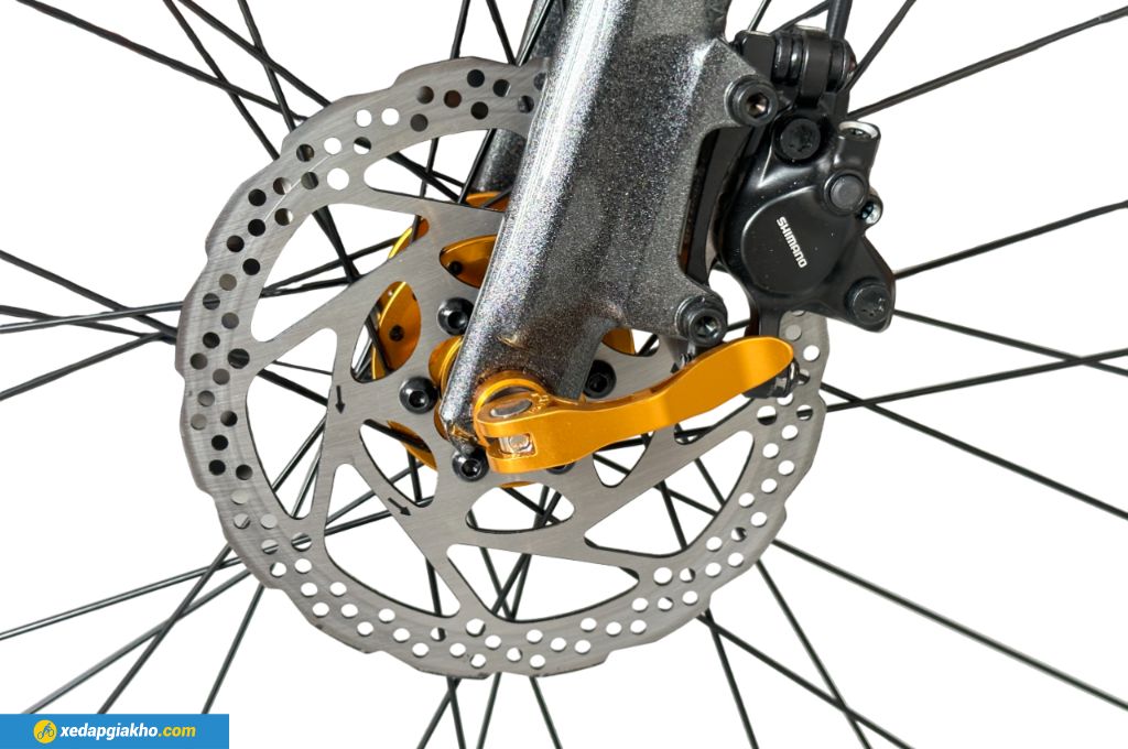 Phanh đĩa dầu Shimano giúp xe dừng an toàn và chính xác