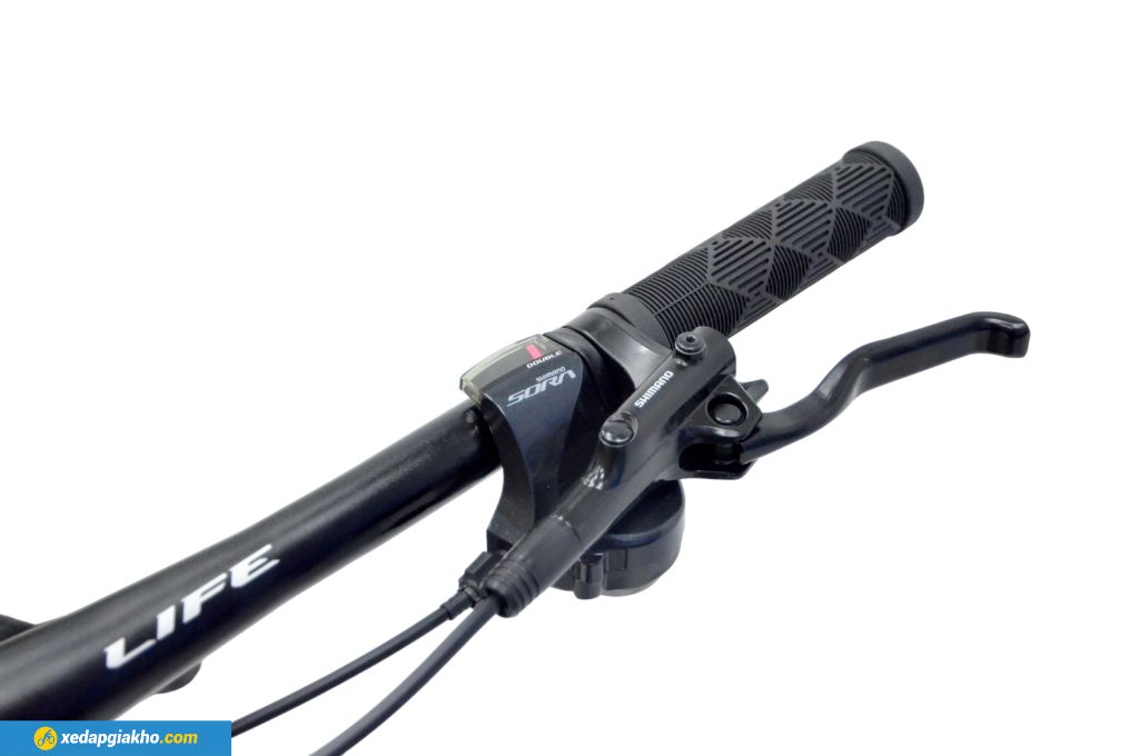 Tay đề bấm Shimano Sora R3000 mượt mà