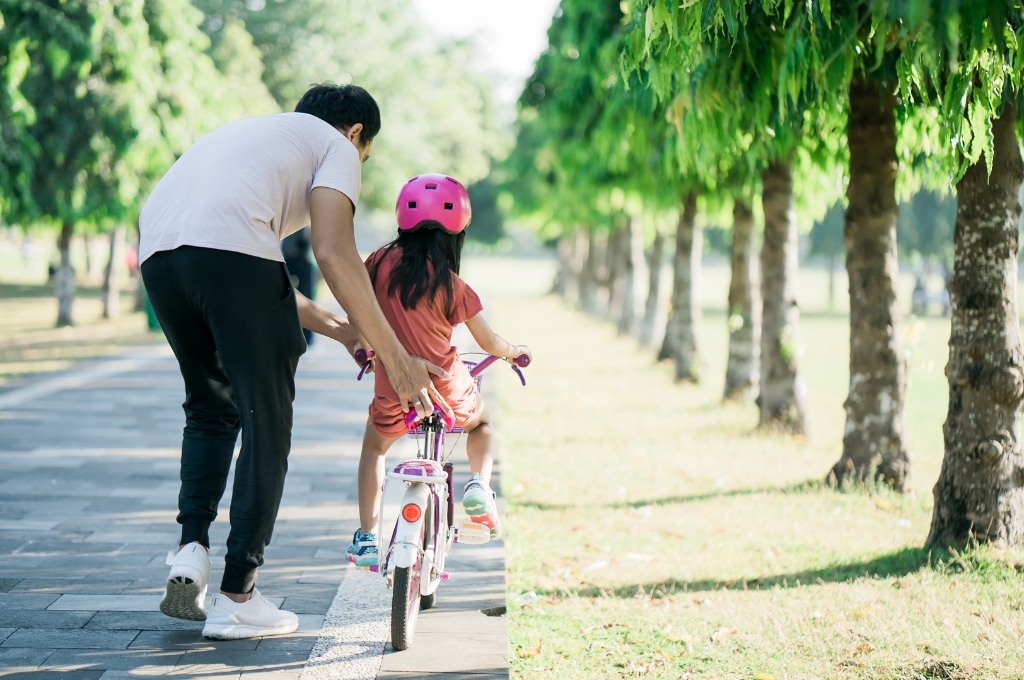 Ba mẹ cần cân nhắc kỹ các yếu tố về kích thước, khung xe để chọn xe cho bé phù hợp