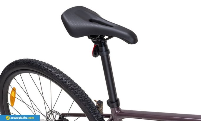 Thiết kế yên Xe Đạp Địa Hình MTB Giant Roam 2 Disc thoáng khí tạo cảm giác thoải mái cho người đạp xe.