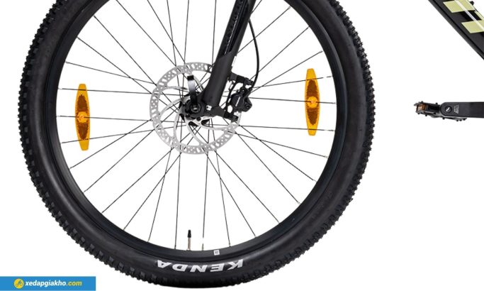 Bánh xe 27.5 Inches cùng vành Giant GX03V kết hợp với đùm alloy có bạc đạn kín giúp xe đi êm và ổn định