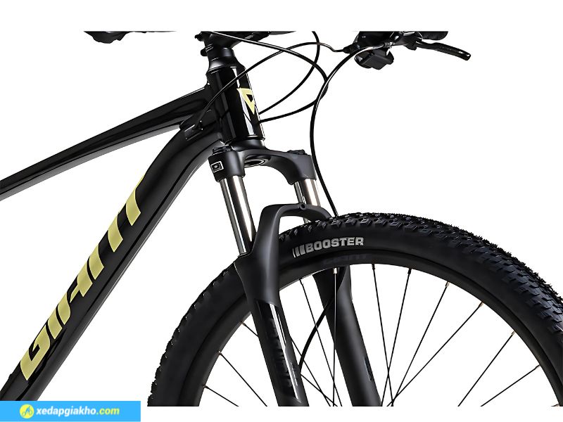 Xe Đạp Địa Hình MTB Giant Talon 3 29 Inch 9 Xe được trang bị phuộc SR Suntour có hành trình 100mm
