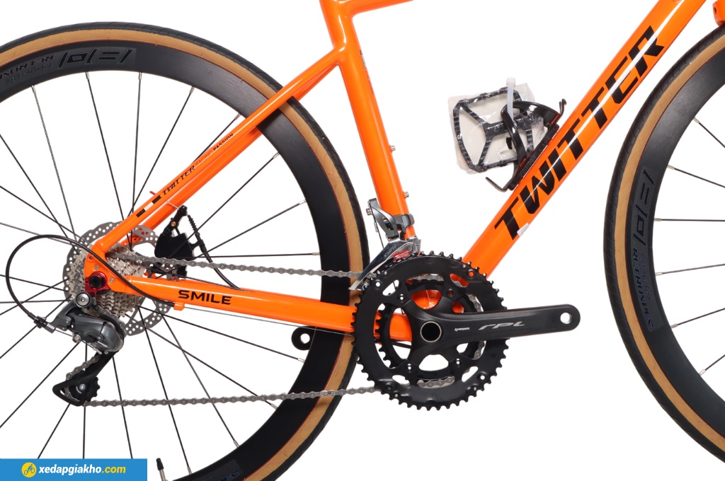 Shimano và SRAM nổi bật với bộ truyền động bền bỉ