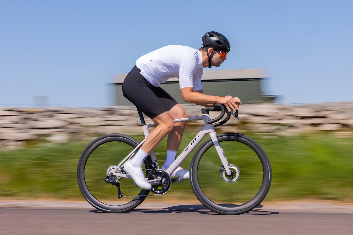 Road Bike Là Gì? Top 5 Xe Đạp Đua Hot Đáng Mua 11 Hạ thấp cơ thể giúp tối ưu tốc độ khi đạp