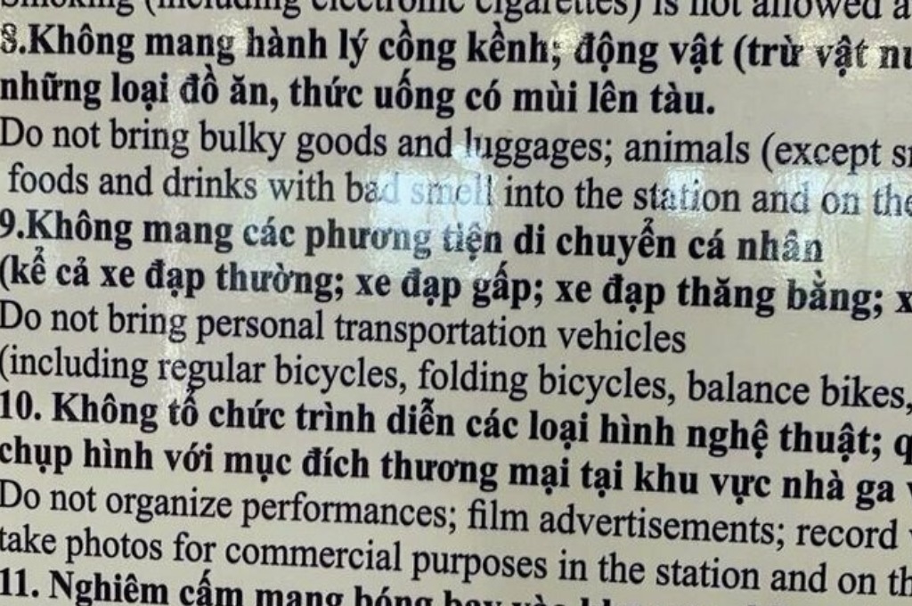 Quy định được niêm yết tại ga tàu Metro số 1 gây bức xúc cho hành khách