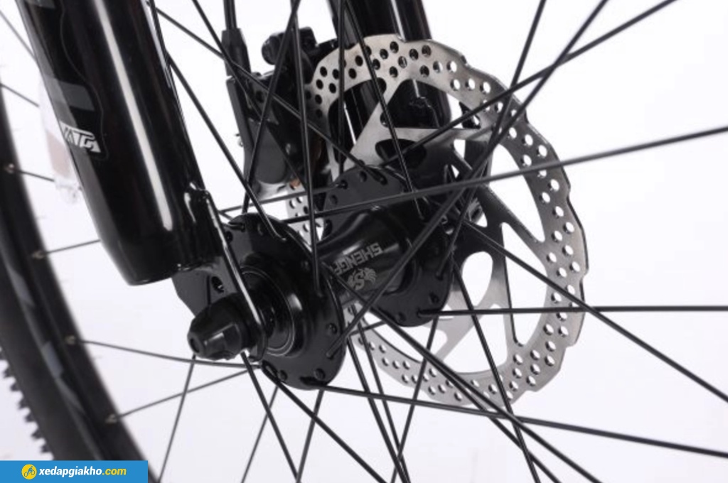 Xe đạp địa hình mtb Calli 4100 được trang bị hệ thống phanh đĩa dầu Shimano MT200, mang lại khả năng phanh mạnh mẽ và chính xác