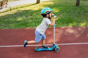 Mua xe scooter cho bé, tặng bé món quà tuyệt vời