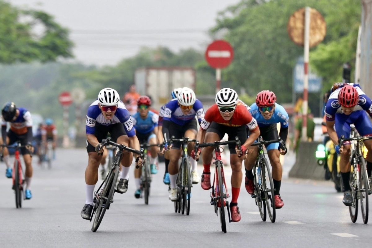 Cuộc rượt đuổi gay cấn để giành điểm Sprint ở chặng 20 