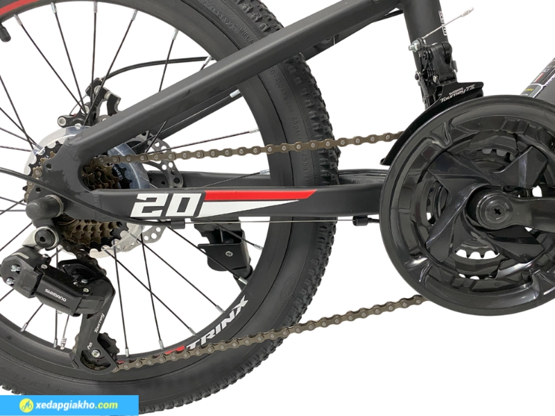 Xe Đạp Trẻ Em Bé Trai Trinx GT20 20 Inch 20 Xích xe thiết kế bền chắc, bảo đảm khi di chuyển