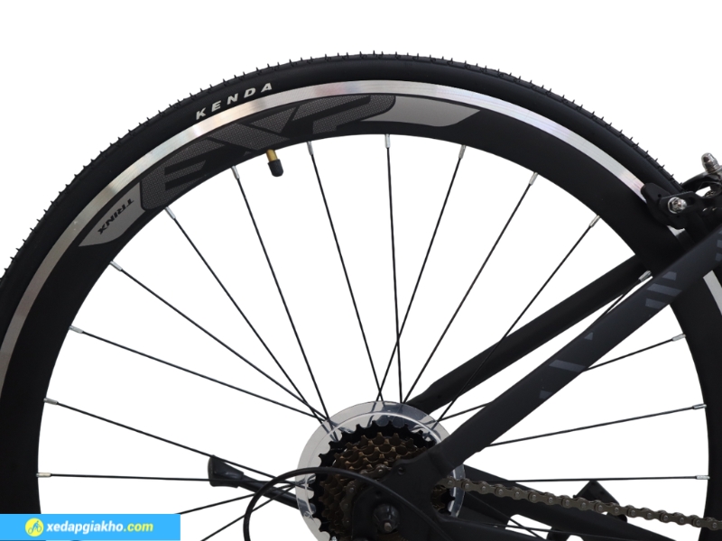 Lốp xe KENDA 700x25c chắc chắn, bám đường tốt