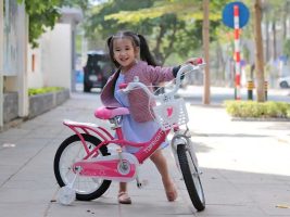 Xe đạp 4 bánh cực đẹp cho bé