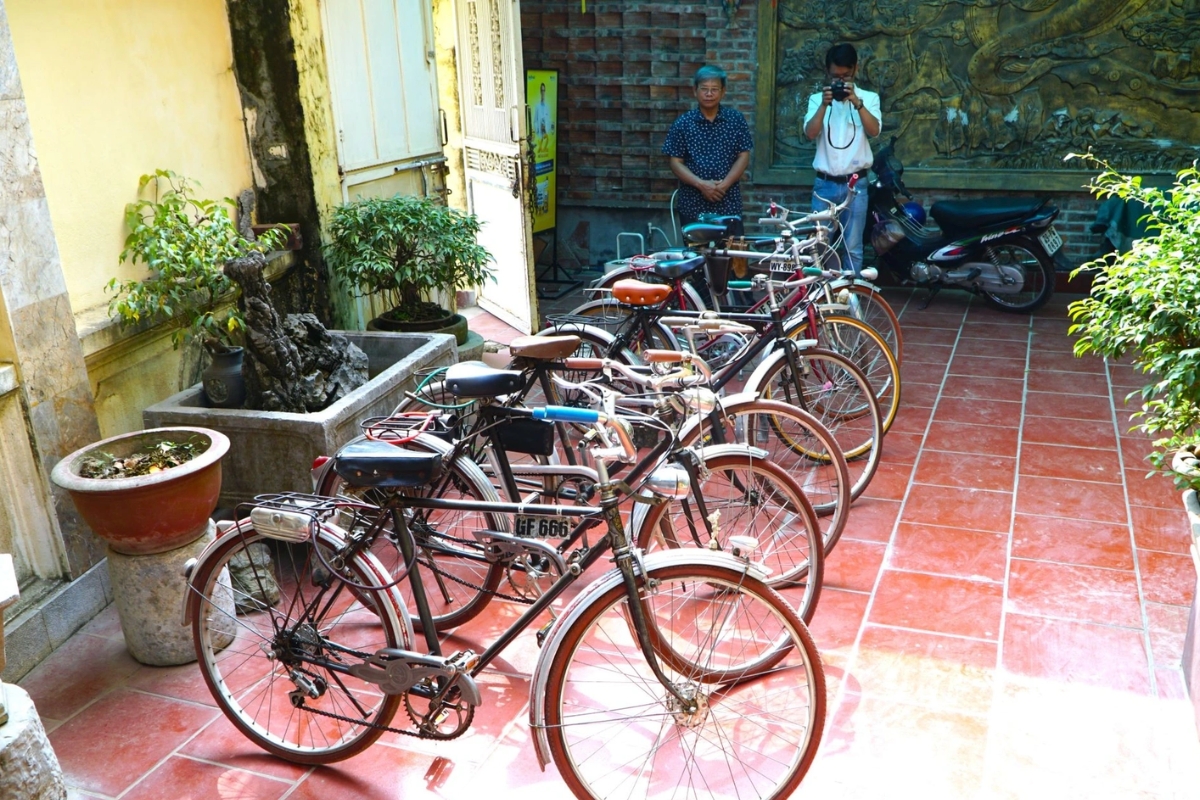 Người Đàn Ông Giữ Cả “Lịch Sử Xe Đạp” Trong Nhà 3 Bộ sưu tập xe đạp cổ với hơn 50 chiếc quý hiếm