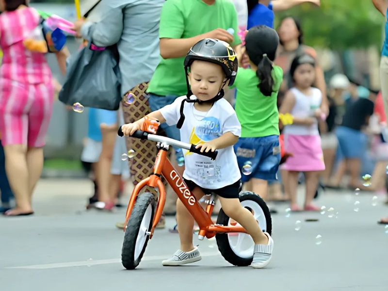 Top Mẫu Xe Đạp Màu Hồng Dễ Thương Khiến Bé Gái Mê Tít 8 Phụ kiện cần thiết cho bé đi xe đạp