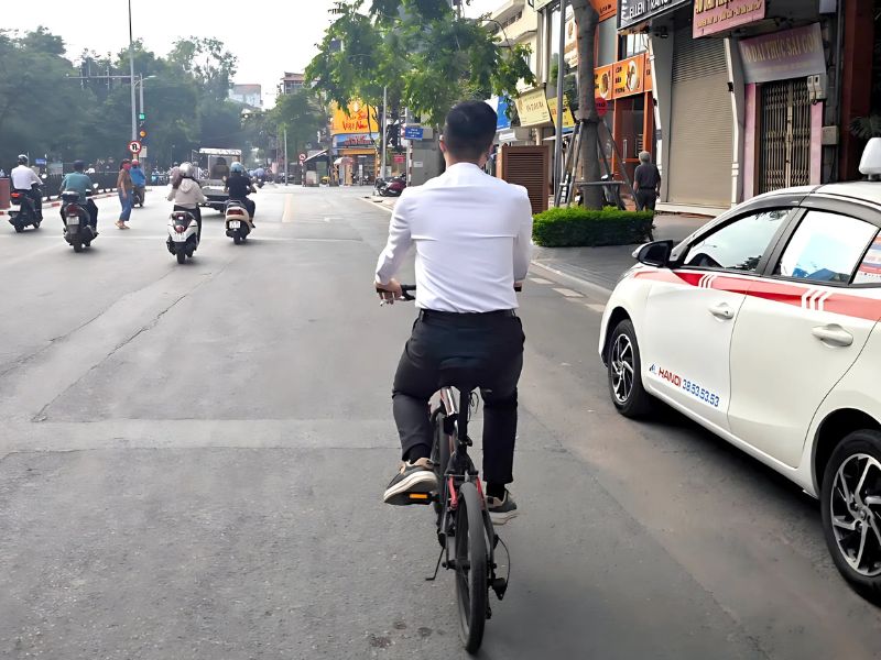 Cách Rẽ Trái Khi Đi Xe Đạp Đúng Luật Giao Thông 6 Quan sát xung quanh khi có ý định chuyển hướng