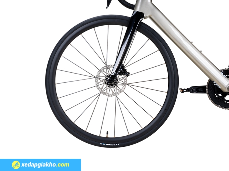 Trang bị hệ thống phanh đĩa dầu của hàng phụ tùng nổi tiếng Shimano 105