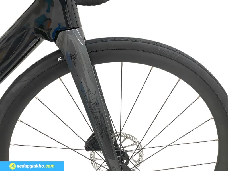 Xe Đạp Đua Java Siluro 6 RX - Tay đề lắc L-Twoo, Shimano 105 9 Xe đạp đua Java Siluro 6 RX trang bị phuộc Carbon cao cấp