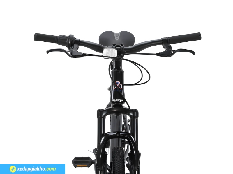 Xe Đạp Địa Hình MTB Calli M340 24 Inch - Shimano, Phanh đĩa cơ 20 Xe đạp Calli M340 24 inch với dáng ghi đông ngang cho tư thế ngồi lái thắng lưng, không mỏi khi đạp lâu