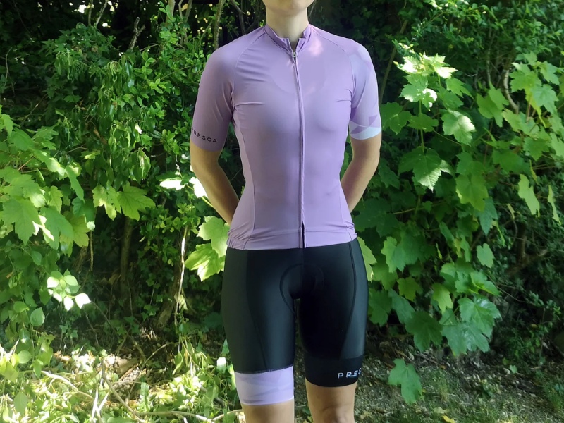 Quần Áo Xe Đạp Quyết Định 70% Trải Nghiệm Đạp Xe Của Bạn 8 Bộ trang phục được chế tạo từ chai nhựa