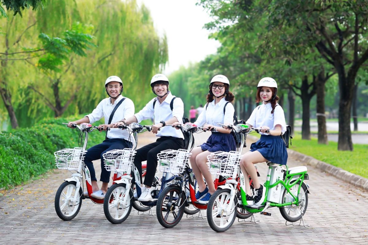 Đi xe đạp cũng cần phải đội nón bảo hiểm