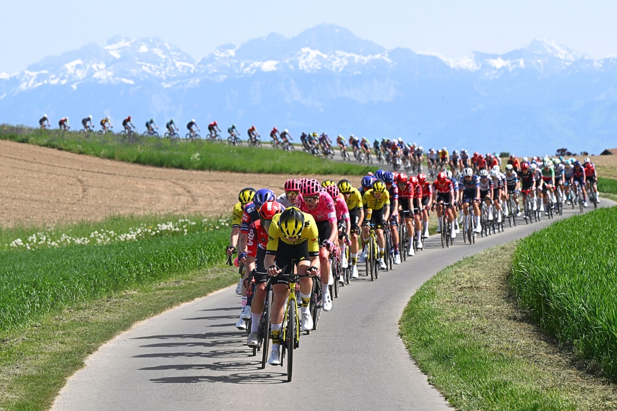 So Sánh Ba Giải Grand Tours 2025 1 Giải đua Giro d’Italia 2025 thử thách nhất về thể lực, thiên về sức bền và leo núi