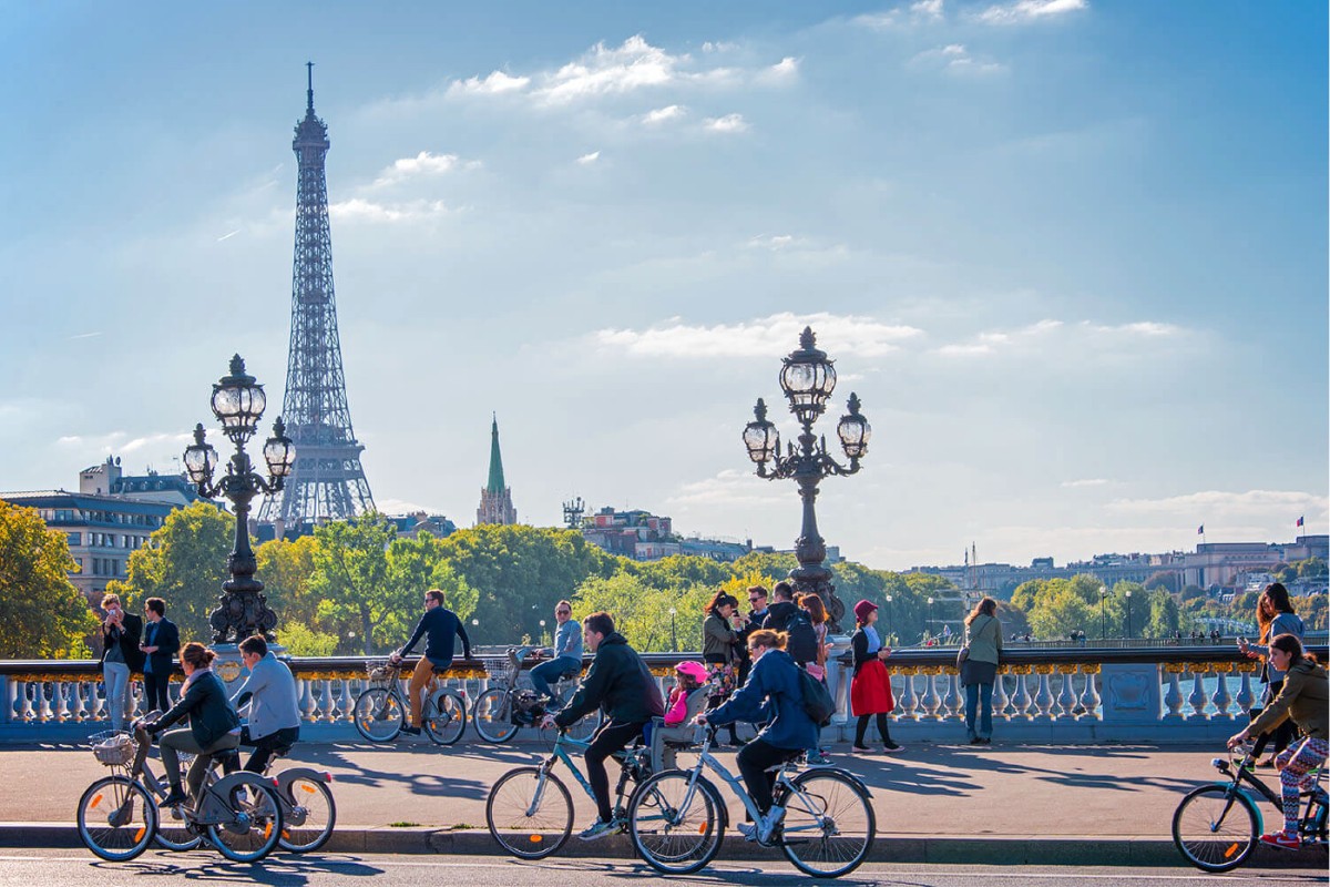 Paris Dẫn Đầu Xu Hướng Xanh Với Hơn 1.000 Km Đường Xe Đạp 4 Người dân dần chuyển sang xe đạp để di chuyển