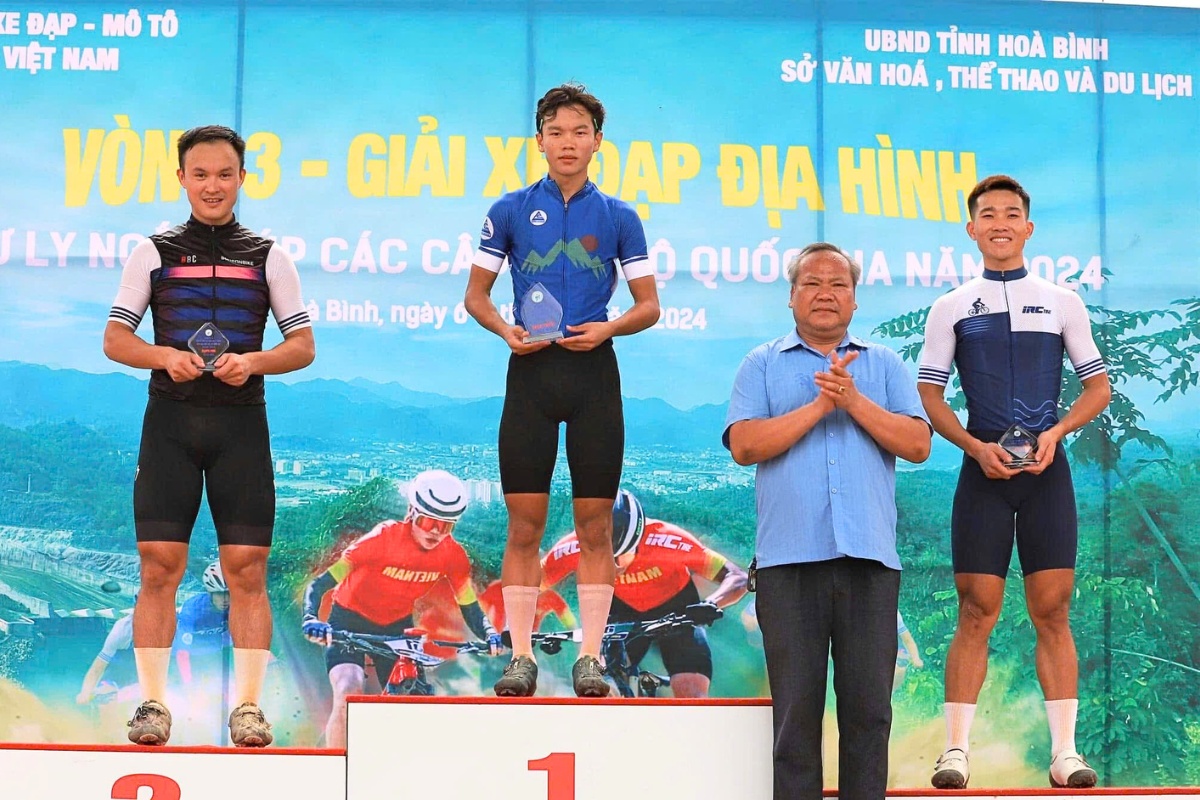 VĐV 18 Tuổi Người Dao Góp Mặt Ở SEA Games 33 3 VĐV Chảo Ông Lủ Phim đạt HCV tại giải xe đạp địa hình tại tỉnh Hòa Bình