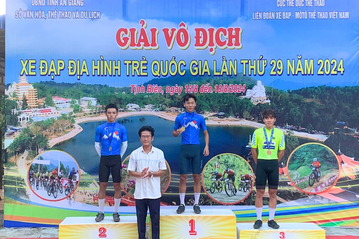 VĐV 18 Tuổi Người Dao Góp Mặt Ở SEA Games 33 5 VĐV Chảo Ông Lủ Phim vinh danh HVC tại giải xe đạp địa hình trẻ năm 2024