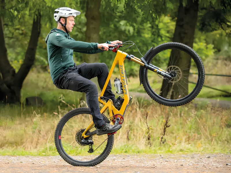 Cách Bốc Đầu Xe Đạp Chuẩn Kỹ Thuật Thể Thao 2 Cách bốc đầu xe đạp chuẩn và an toàn