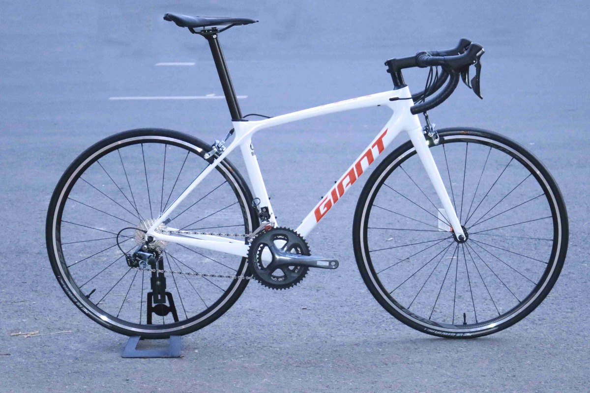 Top 4 Xe Đạp Màu Trắng Đẹp Tinh Tế, Chuẩn Phong Cách 2 Xe đua màu trắng mạnh mẽ, dành cho những bạn yêu thích sự thanh thoát