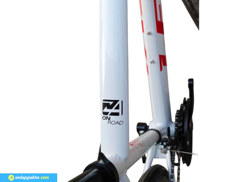 Xe Đạp Touring Levi Lyra - Shimano 8 Sườn xe đạp gọn gàng, có sẵn vít lắp bình nước