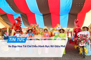 Xe Đạp Hoa Tái Chế Diễu Hành Rực Rỡ Giữa Phố