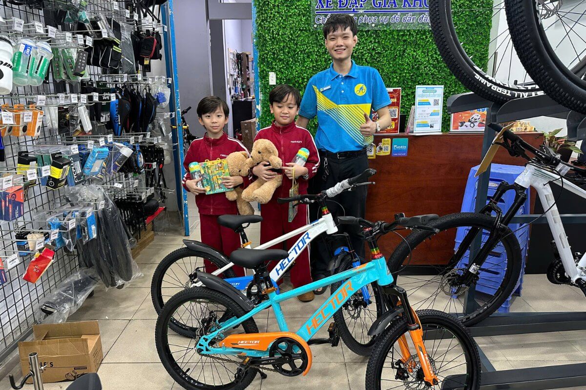 Bé mới đạp xe bạn chỉ cần chọn xe 1 tốc đơn giản để bé dễ làm quen