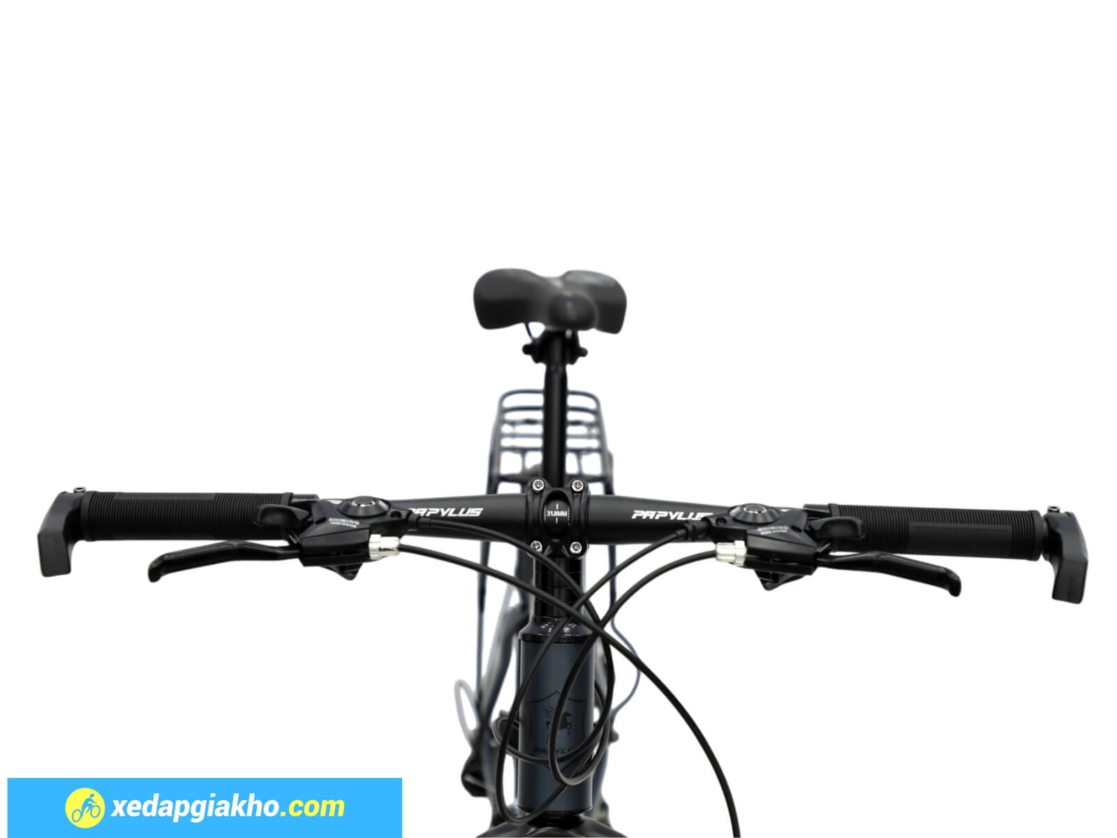 Ghi đông thẳng, tay lái có sừng, có thể thay đổi cách nắm