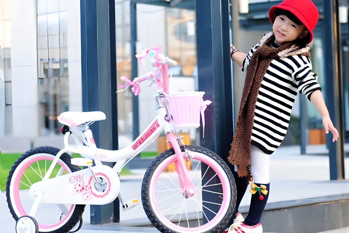 Xe đạp phù hợp với chiều cao và độ tuổi giúp bé đạp xe an toàn