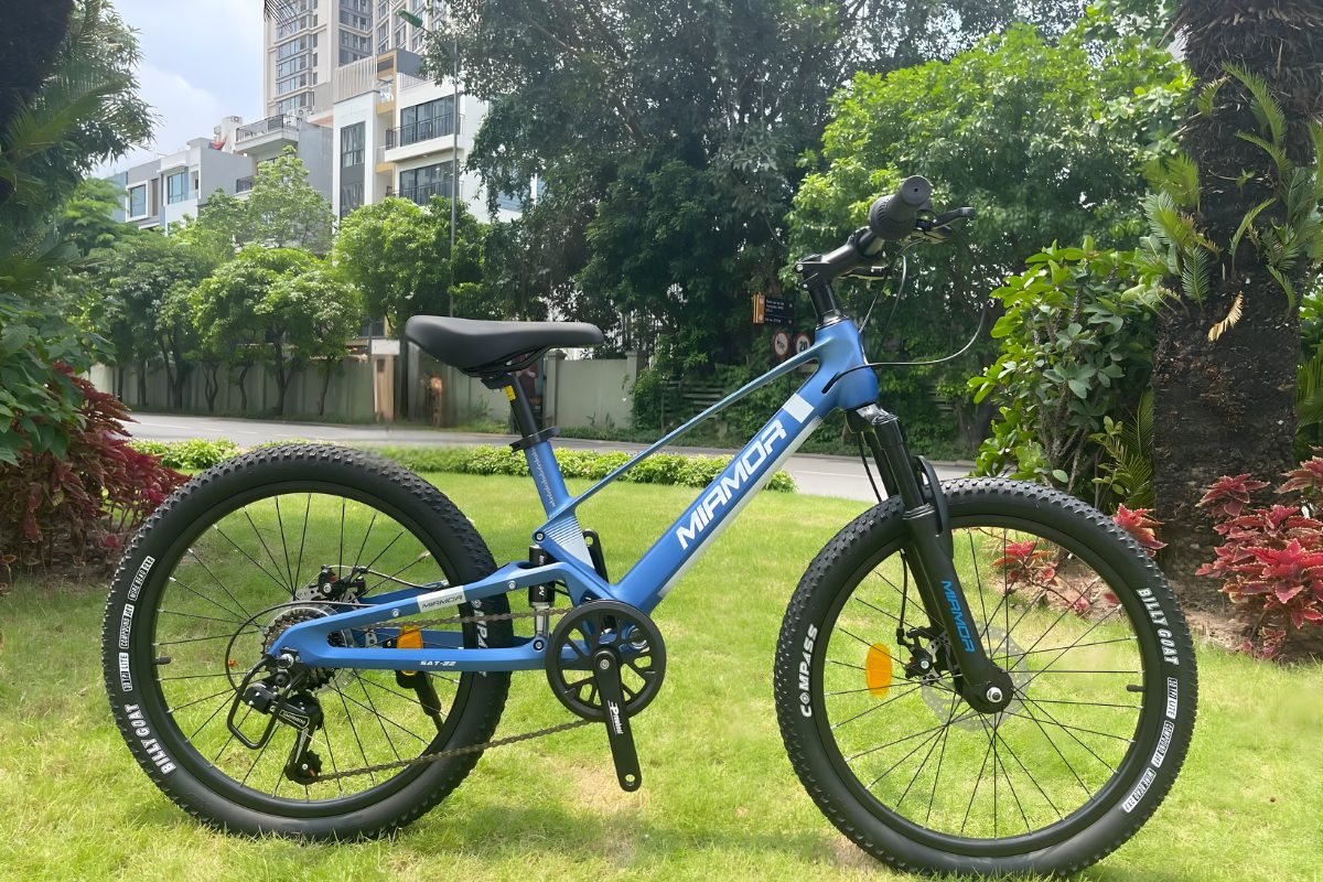 Xe đạp trẻ em 10 tuổi khung nhôm giúp bé đạp xe nhẹ, tiết kiệm sức 