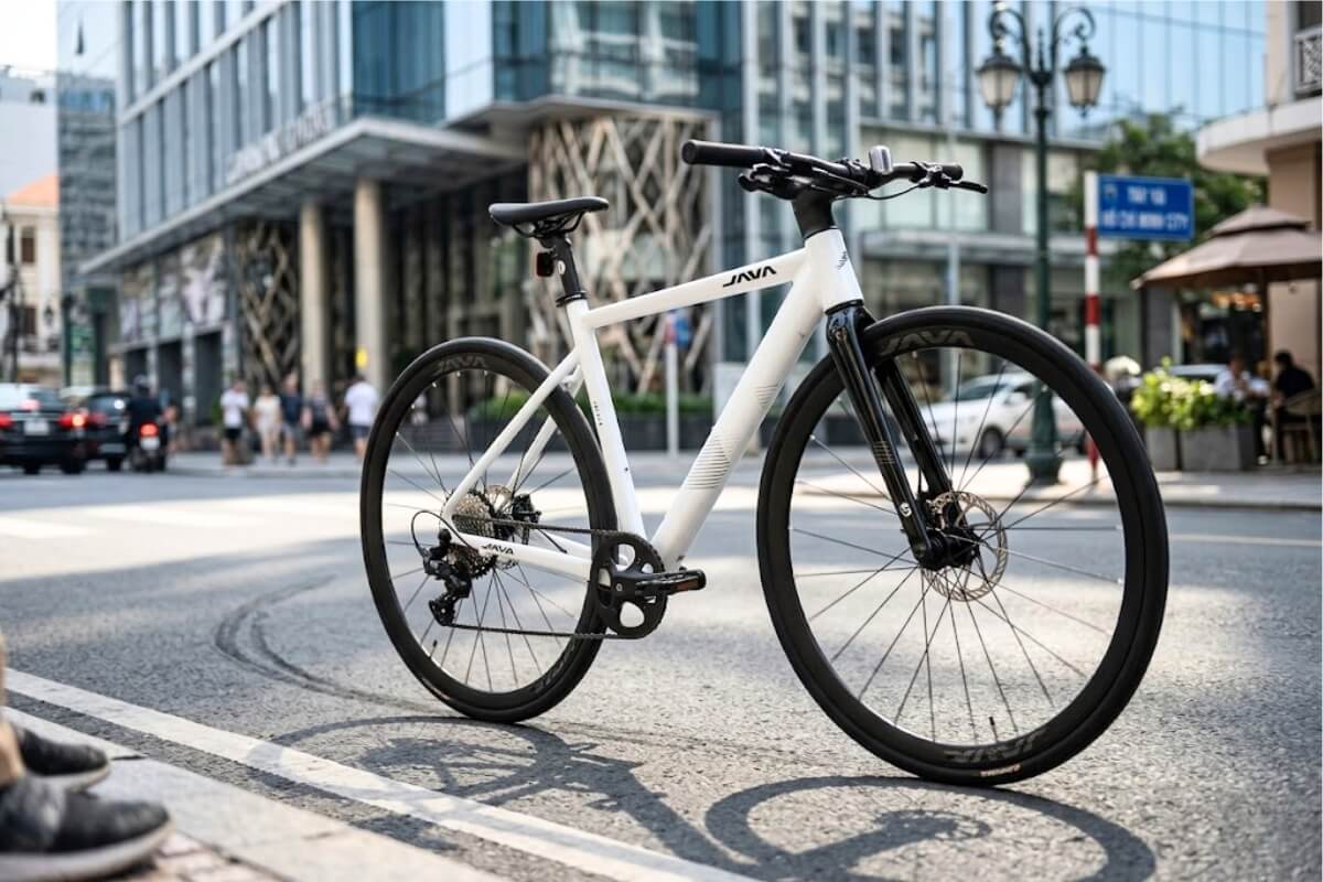 Chạy phố tuyệt vời với xe đạp touring Java