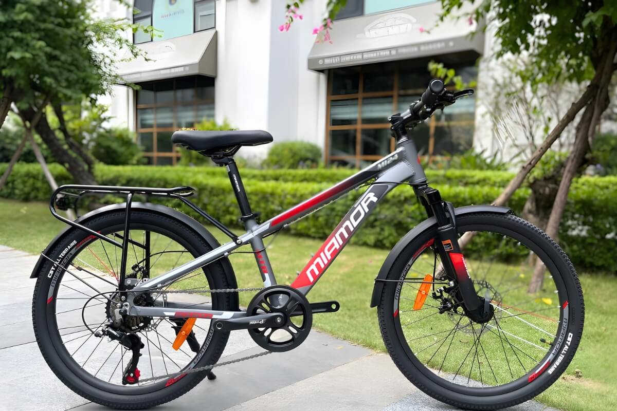 Xe đạp touring Miamor có thêm baga tiện lợi, linh hoạt