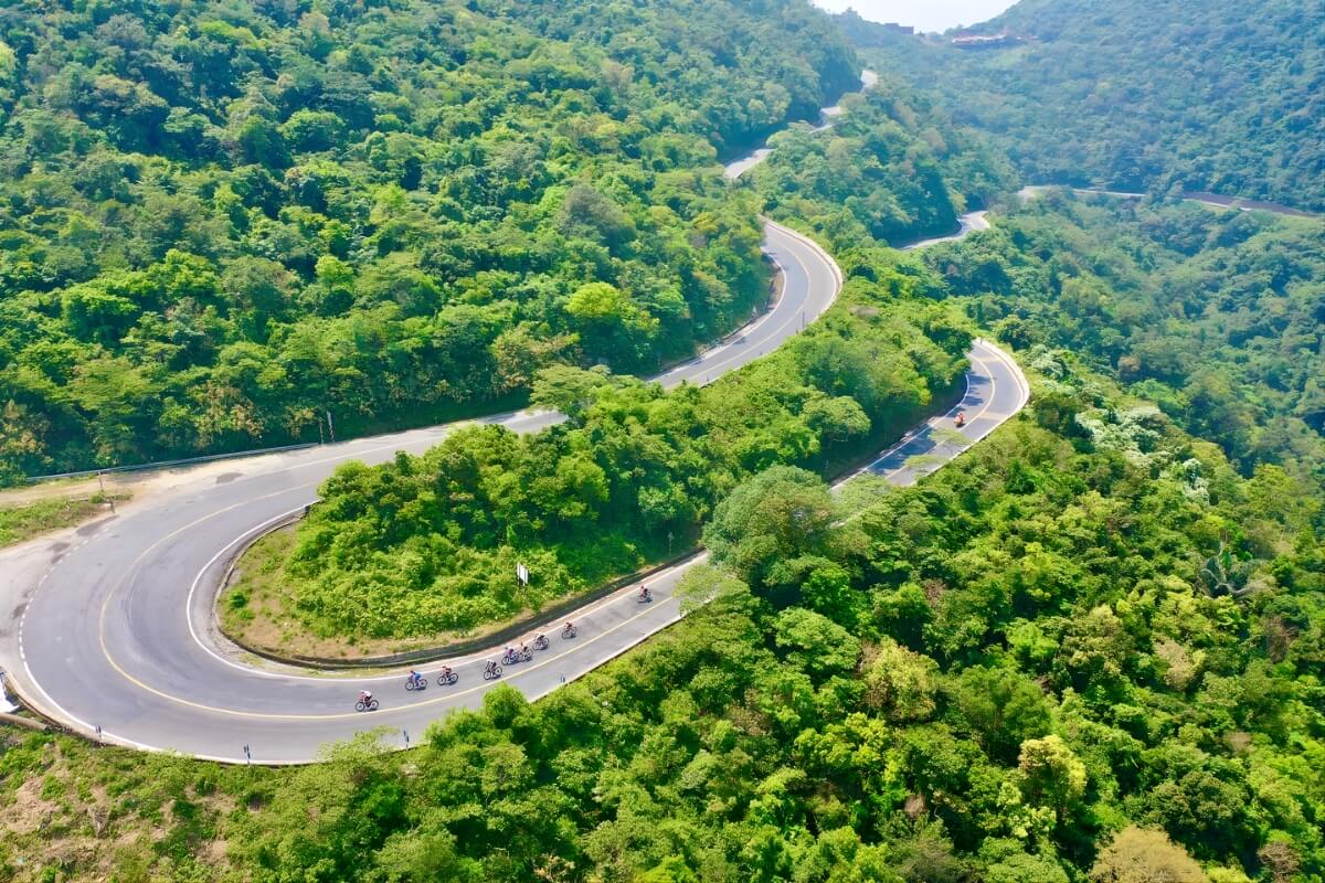 Kết Quả Chặng Đua Cúp Truyền Hình: Yarash Thắng Chặng 10 31 Các con đường đèo quanh co khiến các tay đua mất nhiều thể lực