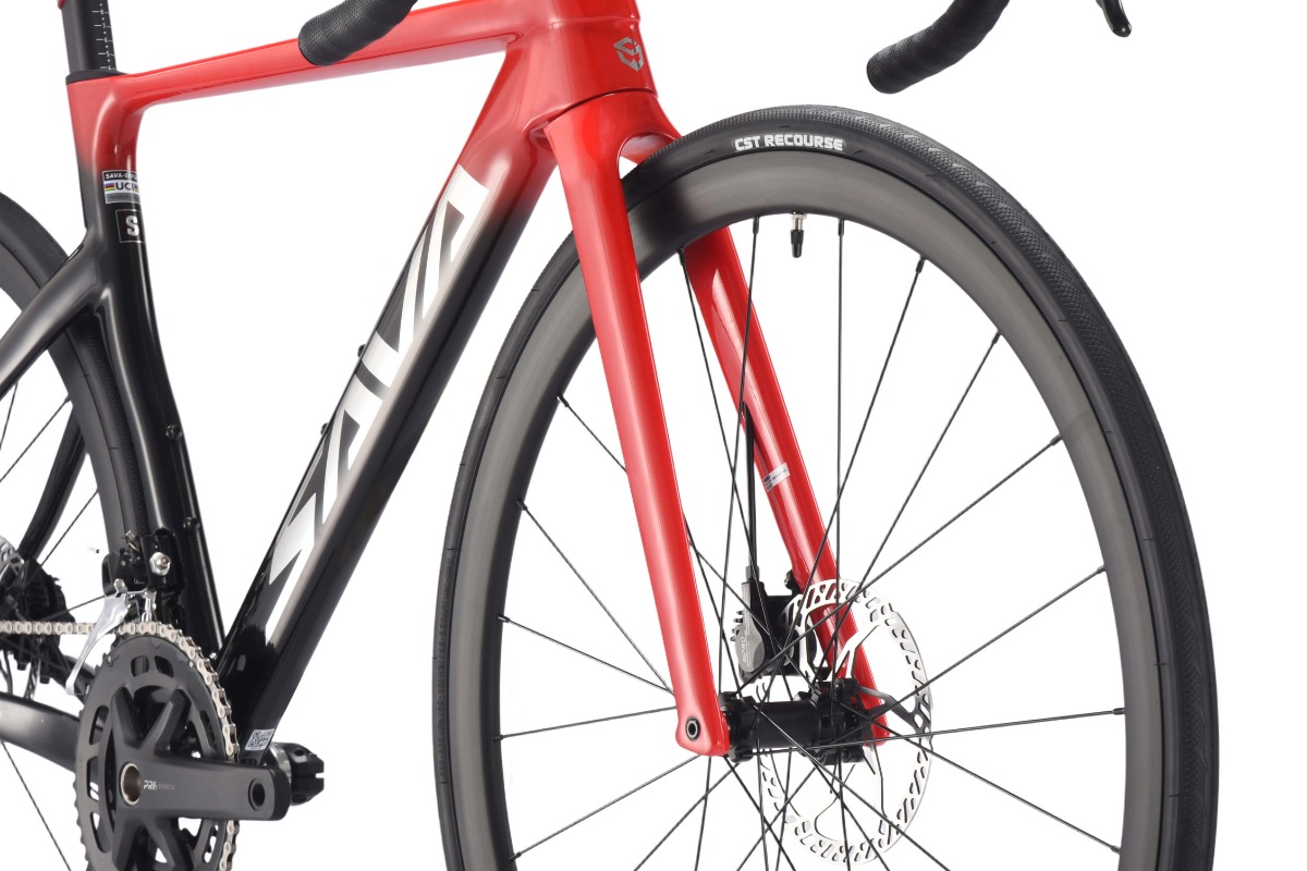 Xe Đạp Đua Sava EX8 PRO - Khung Nhôm, Shimano 105 13 Xe được trang bị khung nhôm cao cấp đạt chuẩn UCI